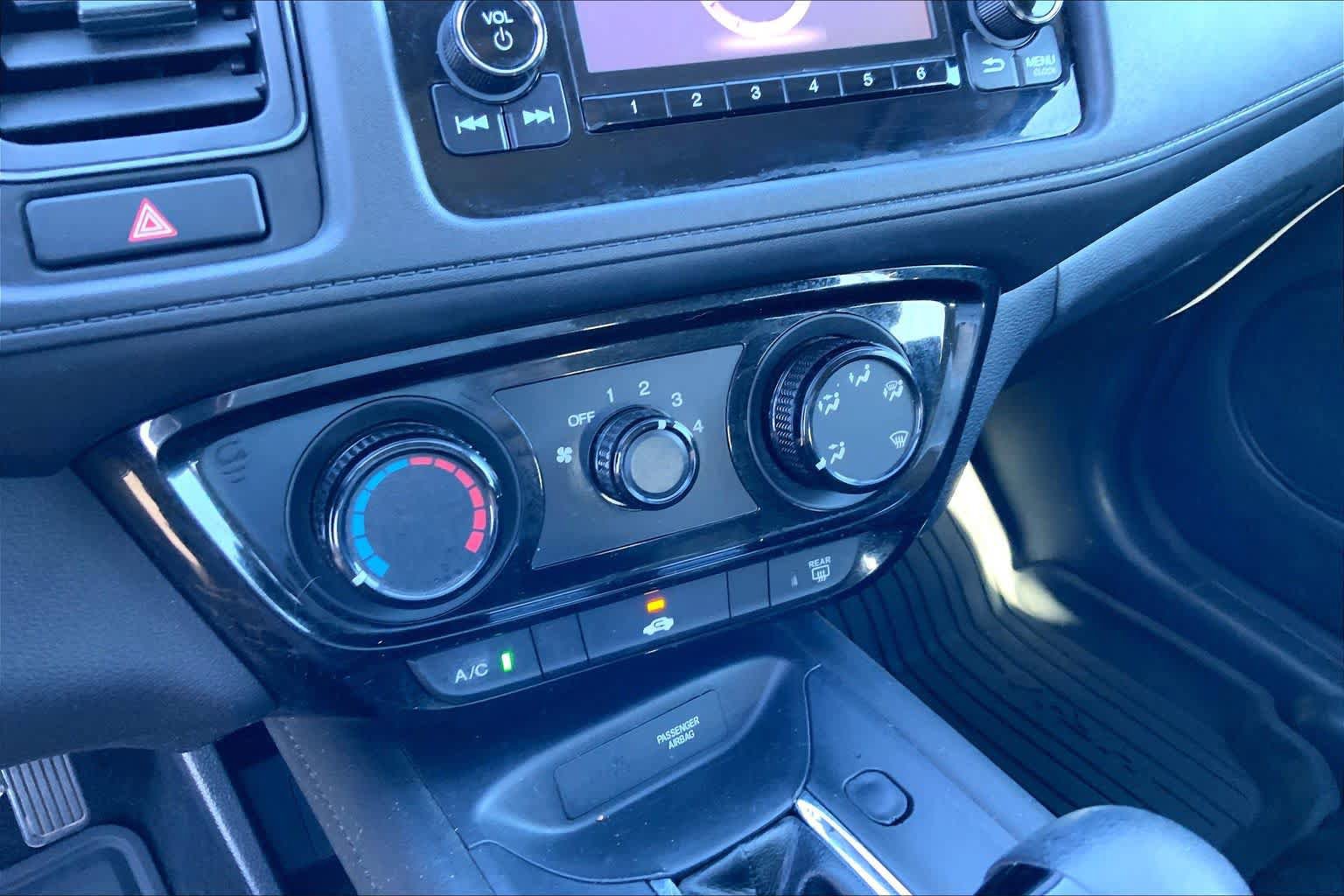 Used 2020 Honda HR-V LX image 32