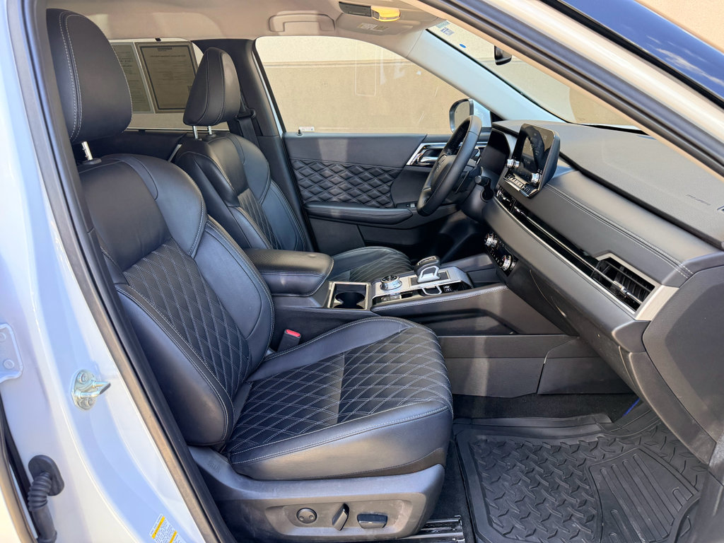 Used 2024 Mitsubishi Outlander SEL AWD/4WD image 12