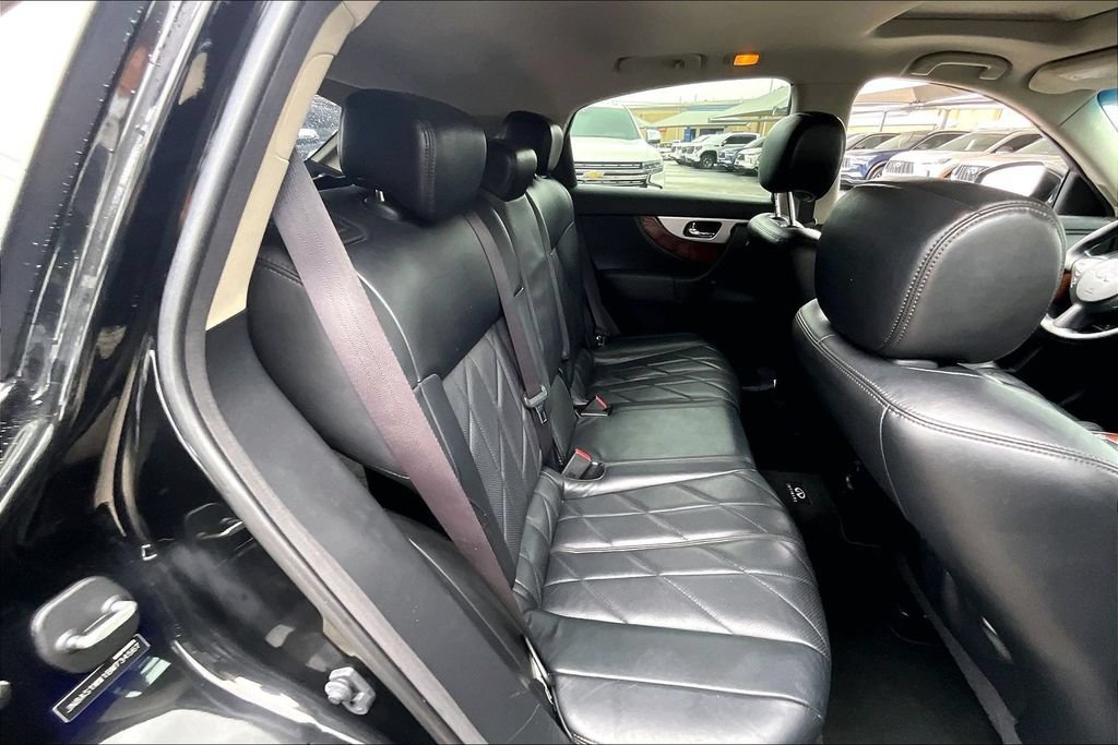 Used 2011 INFINITI FX35 AWD w/ Premium Pkg image 38