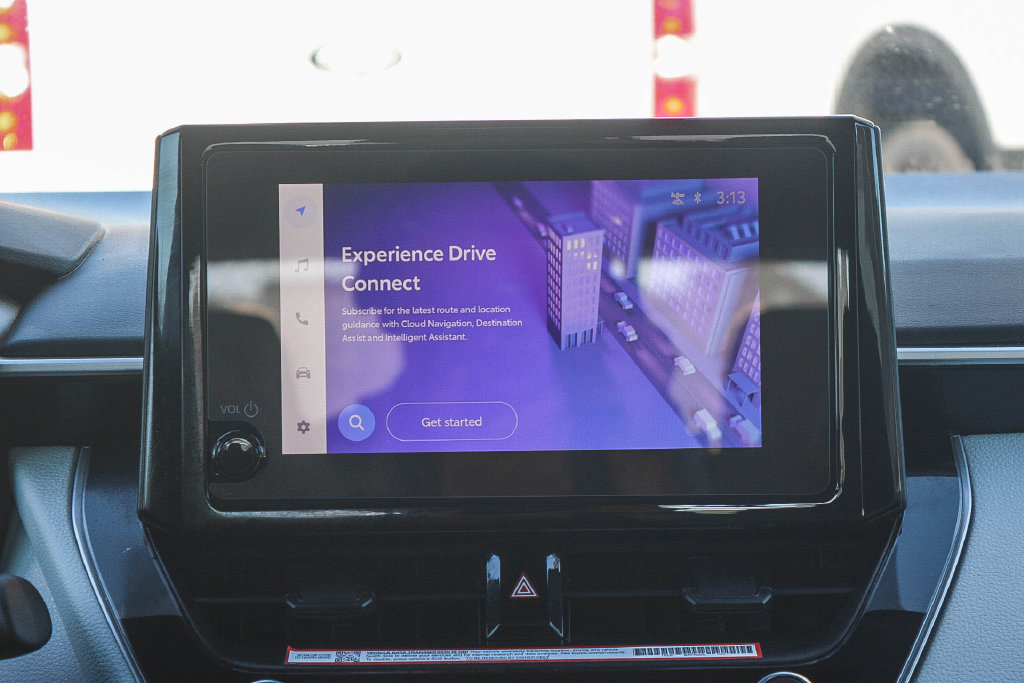 Used 2025 Toyota Corolla SE FWD image 17