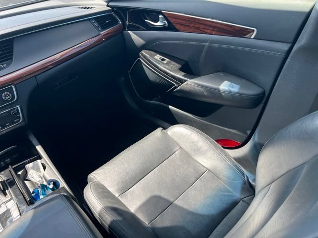 Used 2017 Kia Cadenza Premium FWD image 11