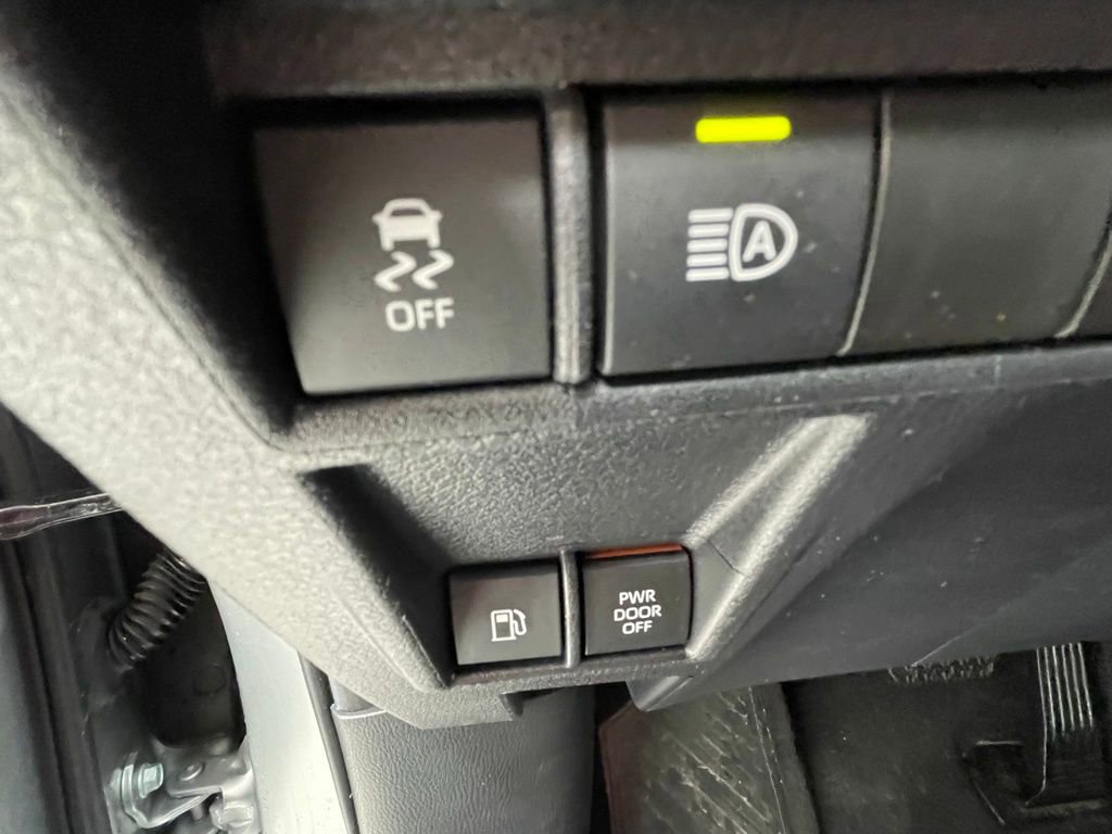 Used 2025 Toyota Sienna XSE image 20