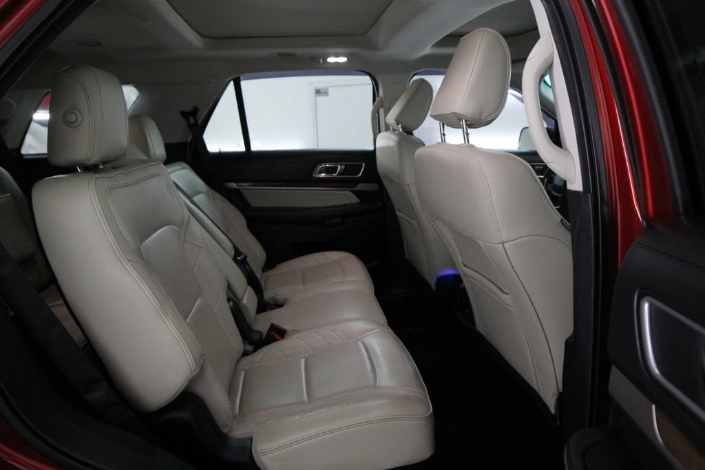 Used 2018 Ford Explorer Platinum AWD/4WD image 42