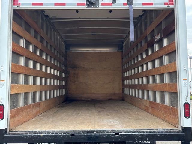 Used 2024 Chevrolet Low Cab Forward 4500 XD RWD image 13