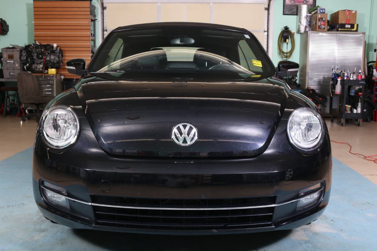 Used 2013 Volkswagen Beetle 2.0T image 8