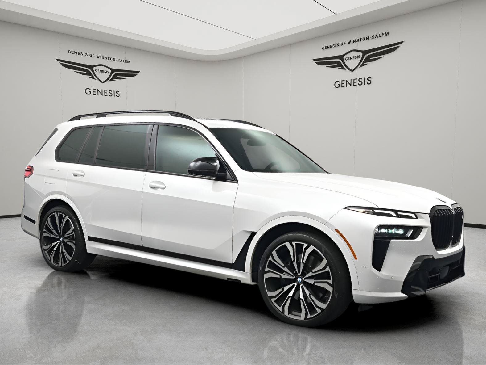 Used 2023 BMW X7 M60i w/ Executive Package AWD/4WD image 2