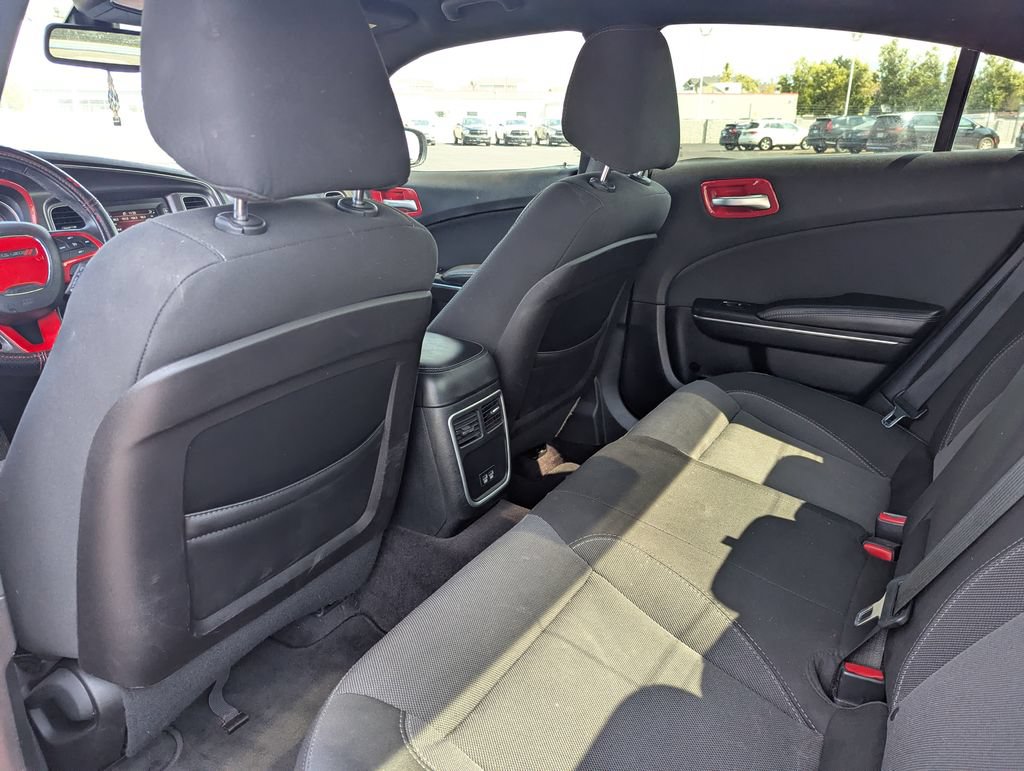 Used 2017 Dodge Charger SE RWD image 27
