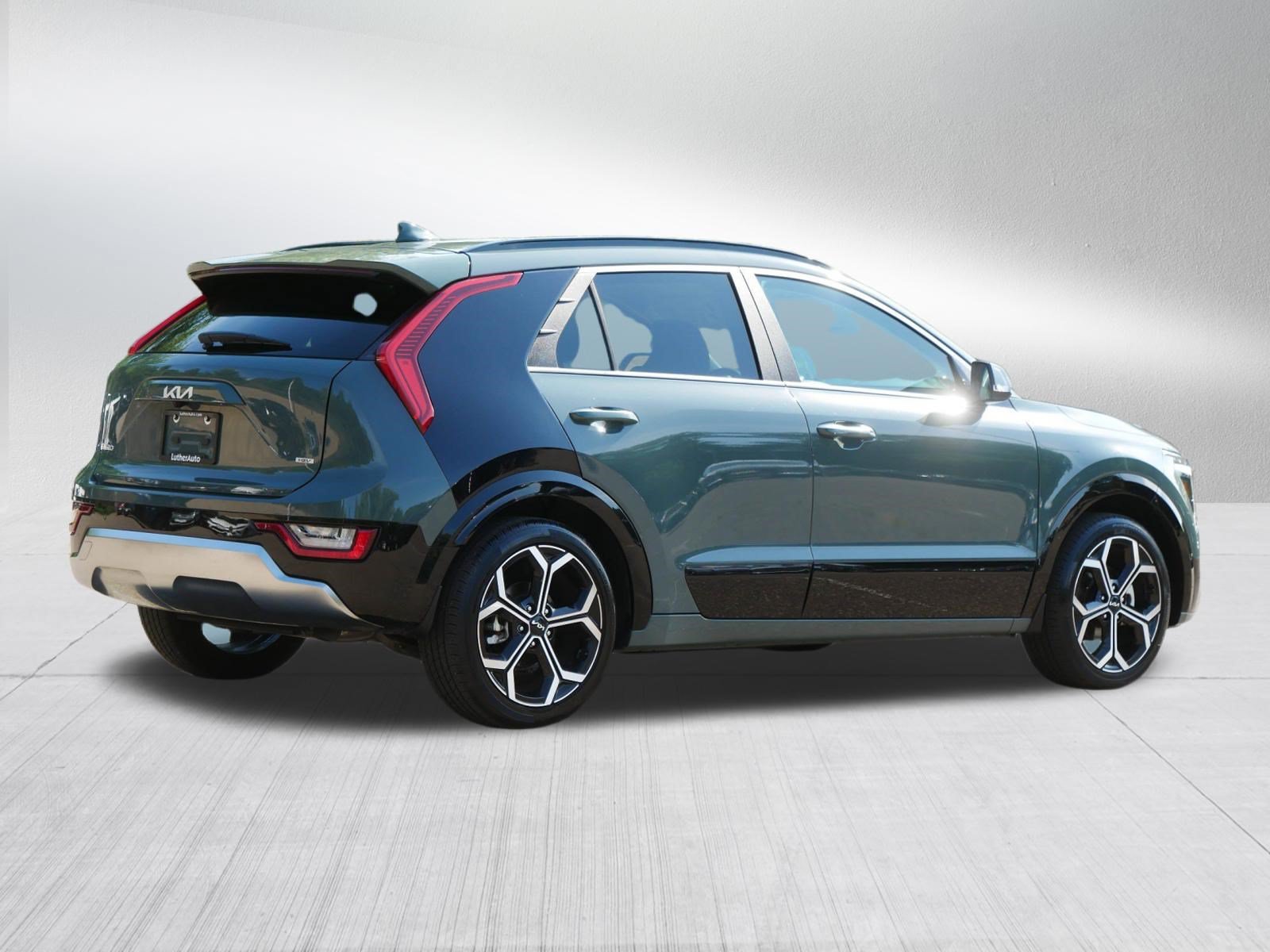 Certified 2025 Kia Niro SX Touring FWD image 7
