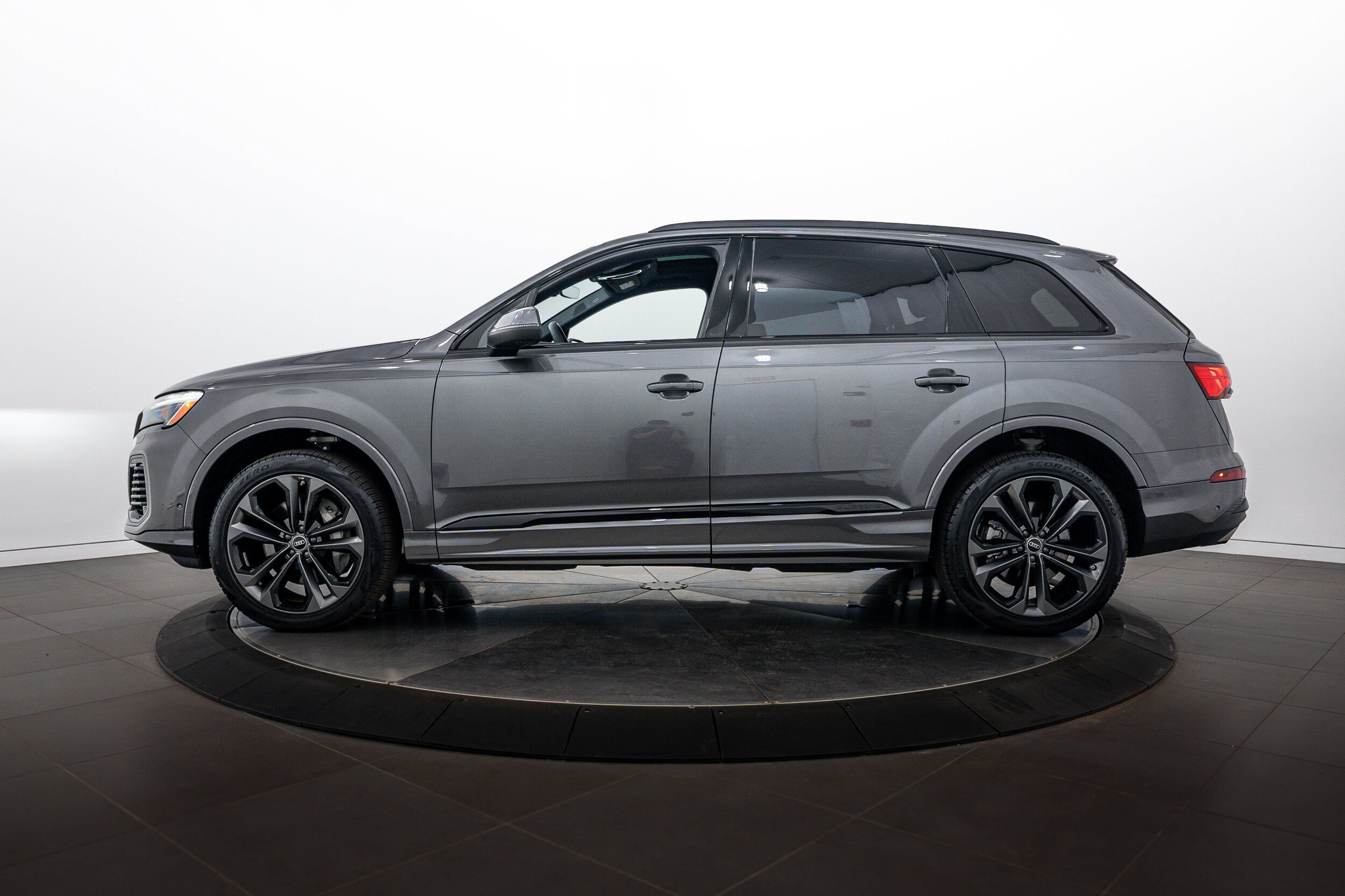 Certified 2025 Audi Q7 3.0T Premium Plus w/ Premium Plus Package AWD/4WD image 7