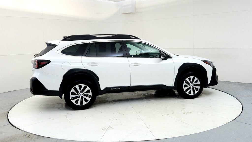 Used 2024 Subaru Outback Premium AWD/4WD image 6