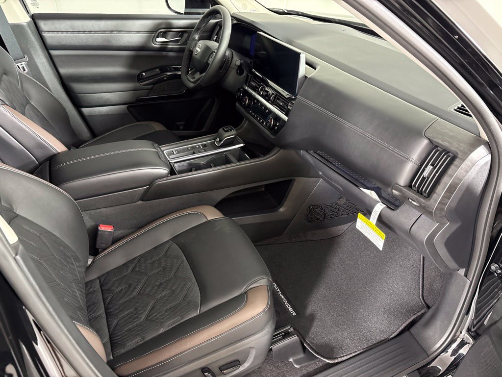 New 2026 Nissan Pathfinder Platinum w/ Cargo Package FWD image 7