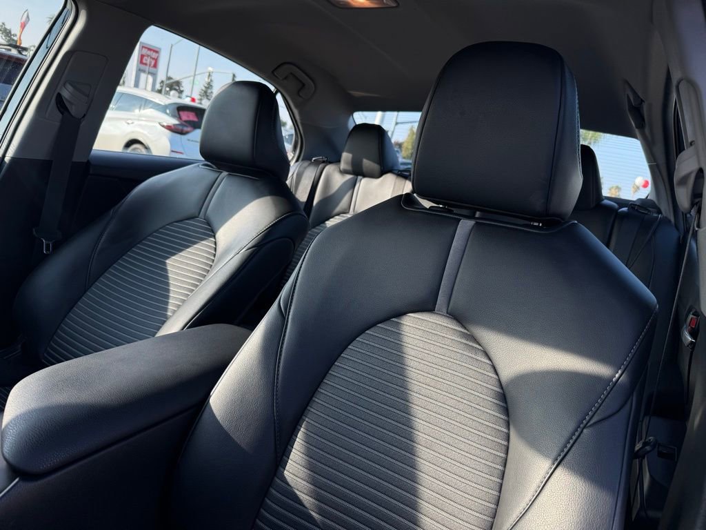 Used 2024 Toyota Camry SE image 15