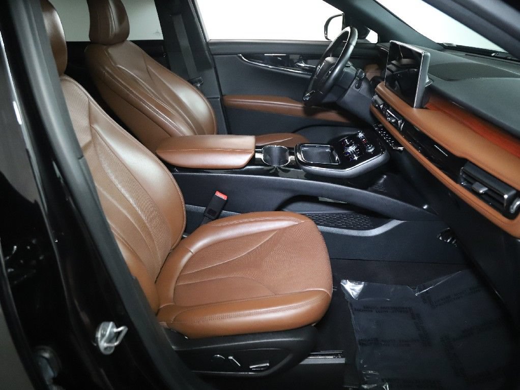 Used 2023 Lincoln Nautilus Reserve AWD/4WD image 35