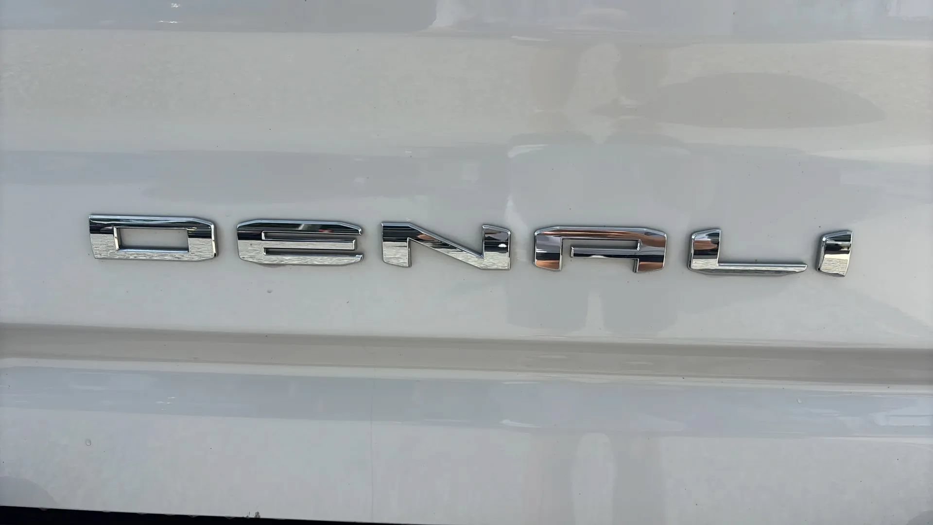 Used 2023 GMC Sierra 3500 Denali w/ Denali Ultimate Package AWD/4WD image 5