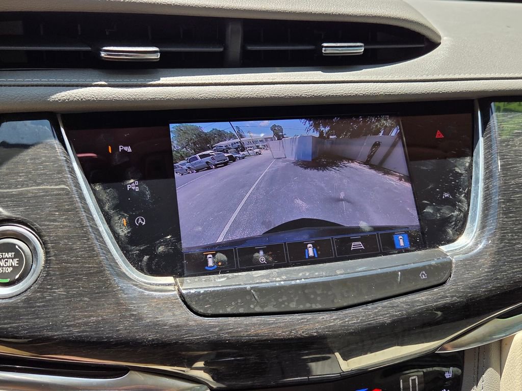 Used 2023 Cadillac XT6 Premium Luxury w/ Technology Package FWD image 28
