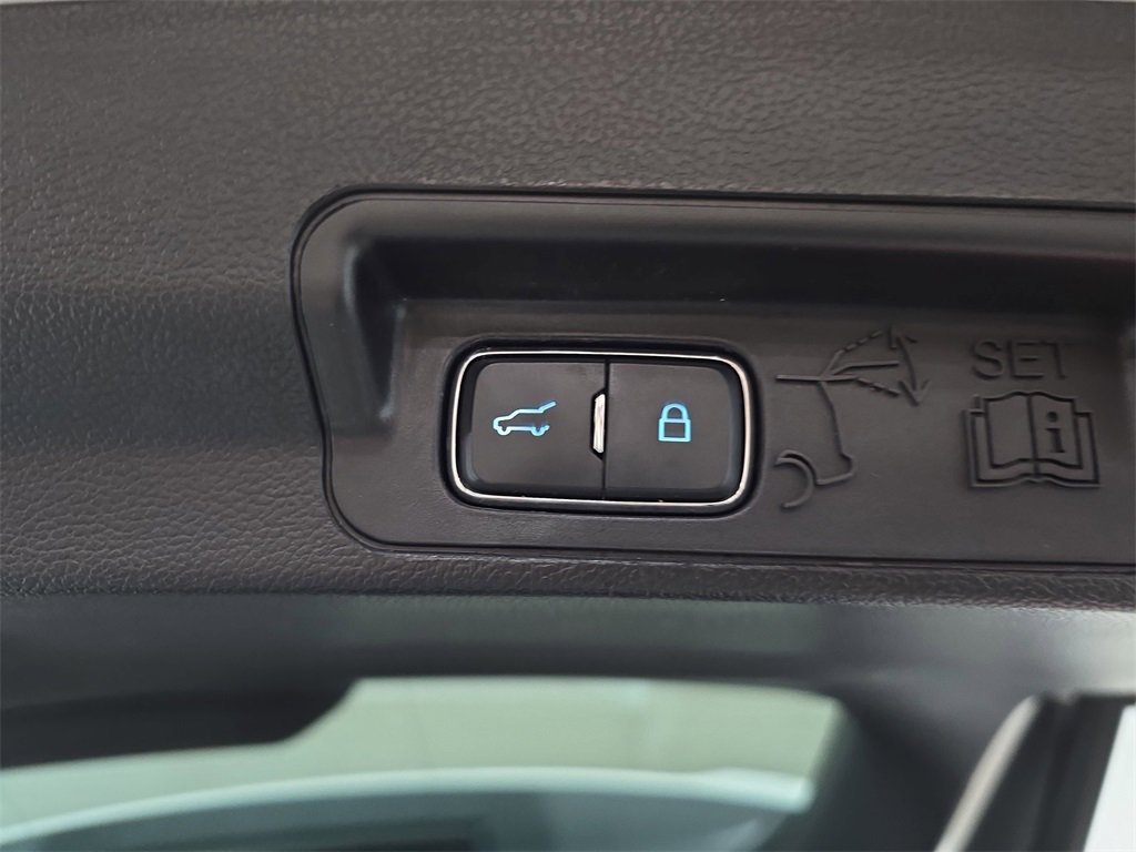 Used 2020 Ford Explorer ST w/ ST Street Pack image 17