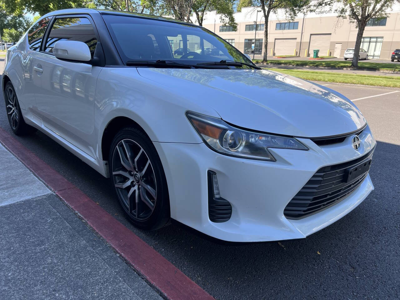 Used 2015 Scion tC FWD image 3