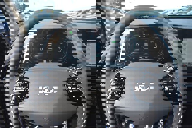 New 2025 Kia Niro EX Touring image 27