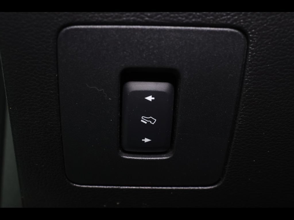 Used 2016 Ford F150 Platinum w/ Equipment Group 701A Luxury AWD/4WD image 27