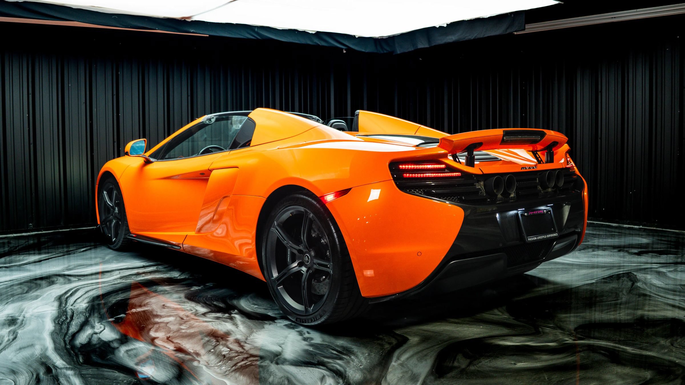 Used 2015 McLaren 650S Spider RWD image 10