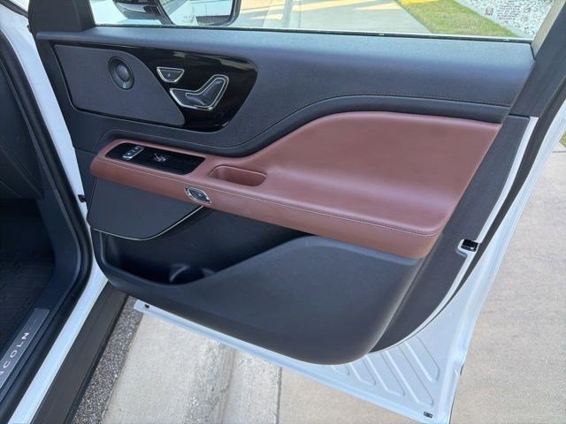 Used 2025 Lincoln Aviator Reserve w/ Illumination Package RWD image 27