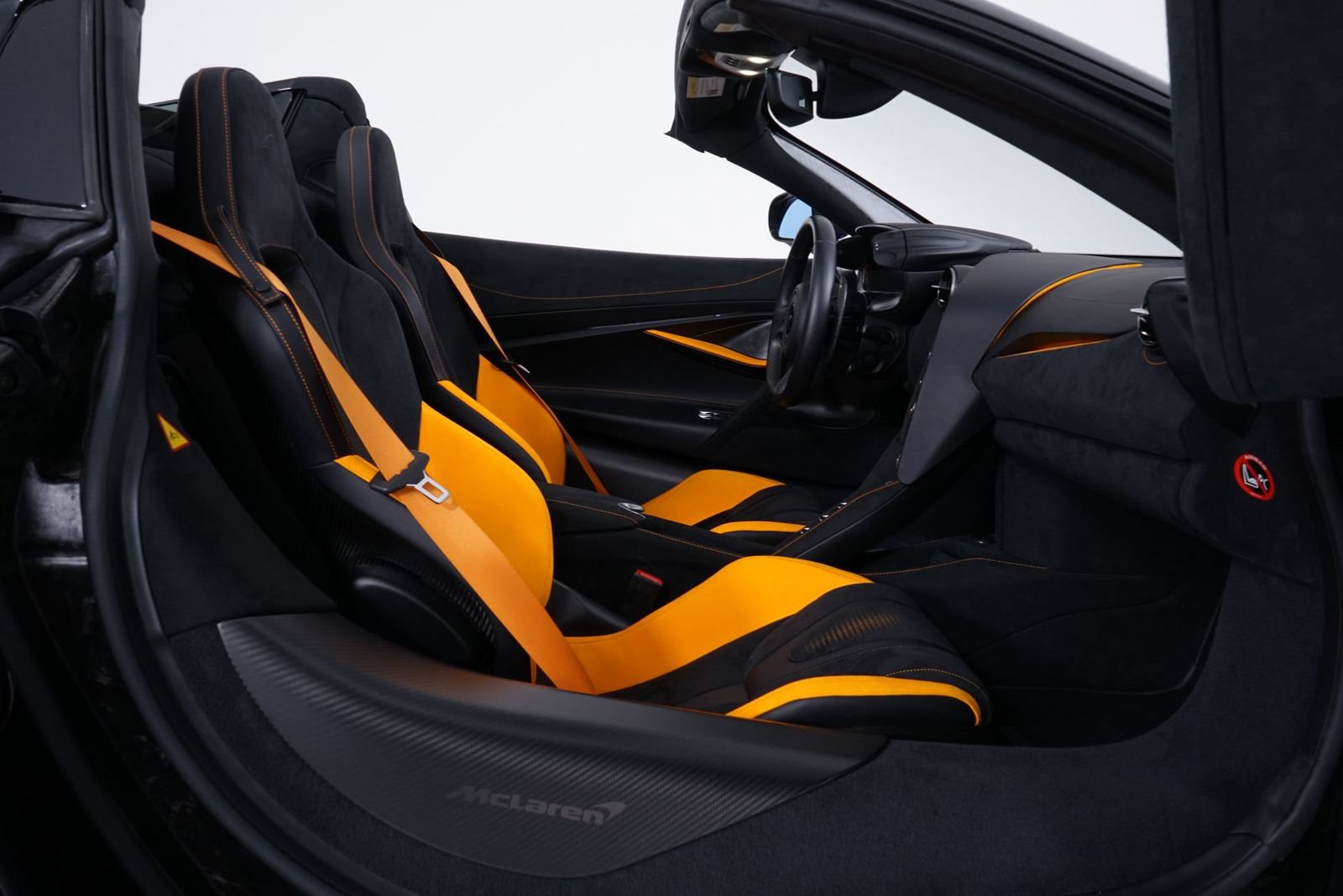 Used 2025 McLaren 750S Spider RWD image 27