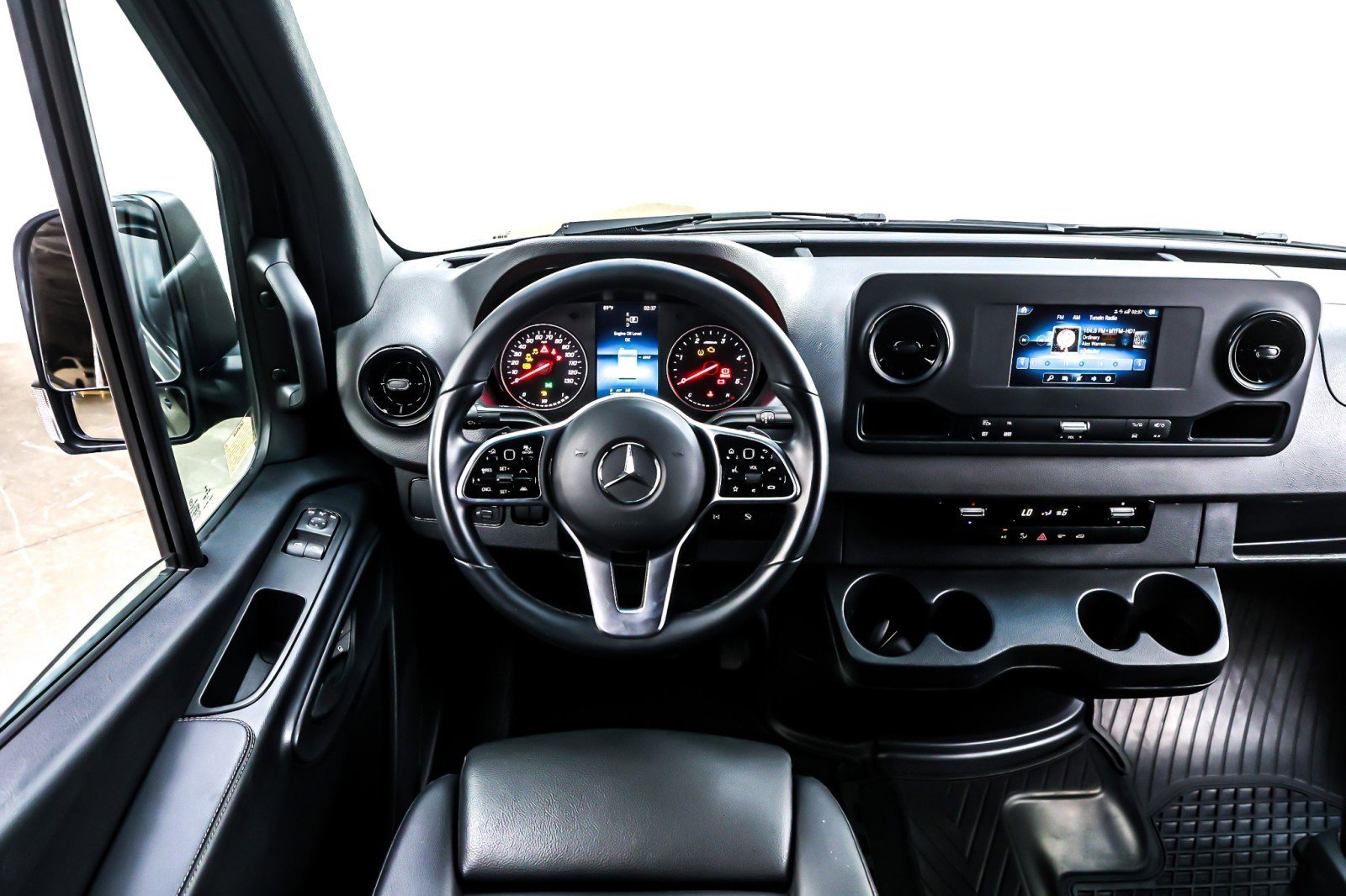 Used 2022 Mercedes-Benz Sprinter 2500 image 6