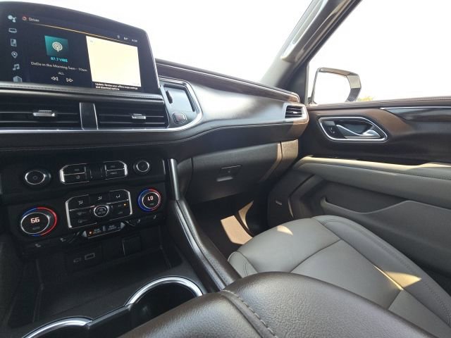 Used 2023 Chevrolet Tahoe Z71 w/ Luxury Package AWD/4WD image 29