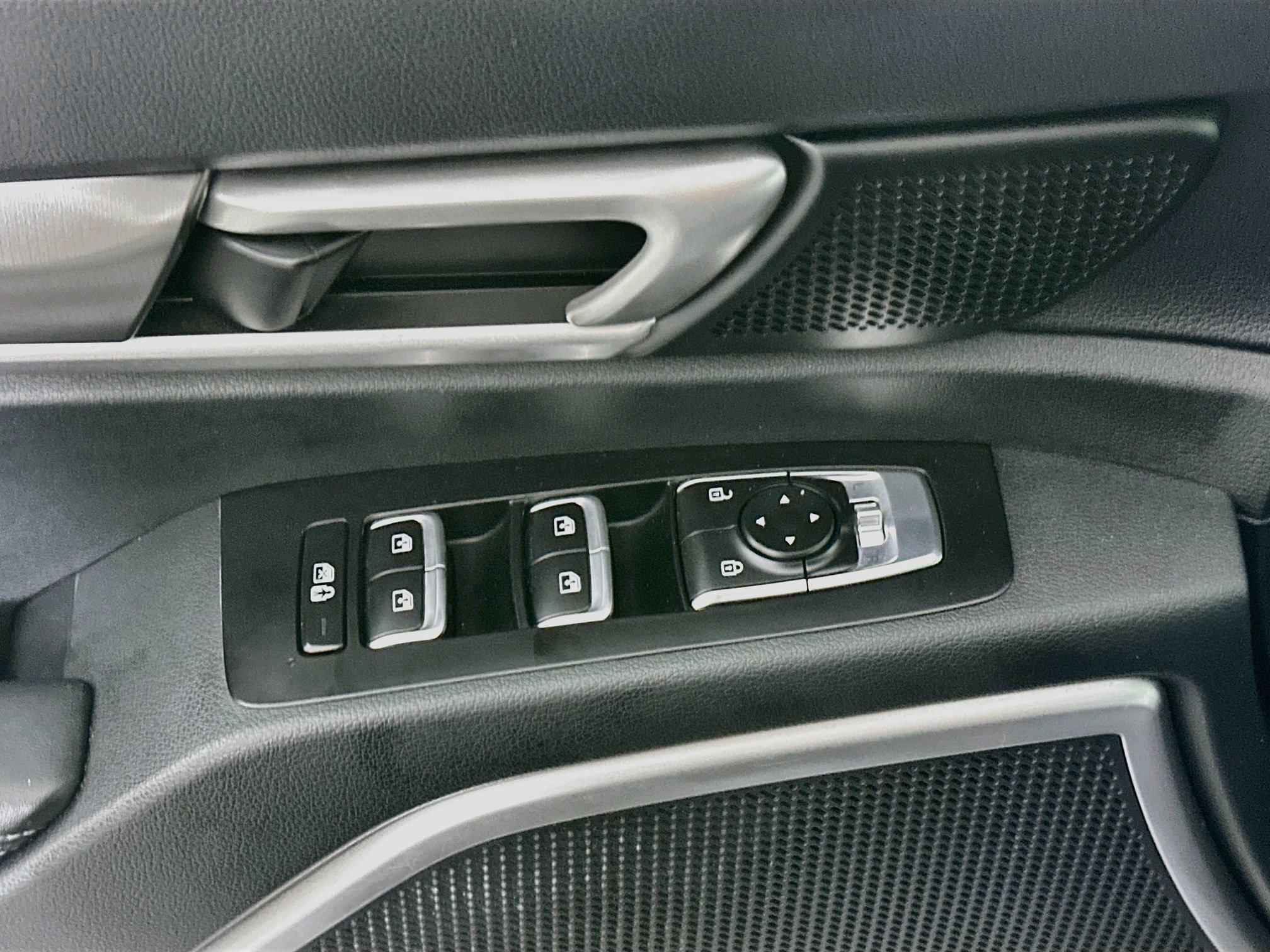 Used 2025 Kia Telluride S AWD/4WD image 15