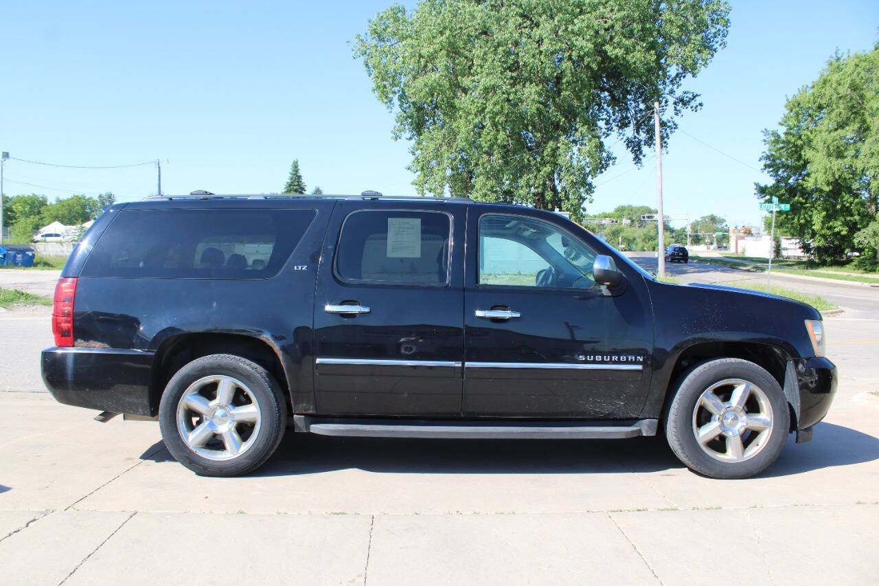 Used 2011 Chevrolet Suburban LTZ AWD/4WD image 3