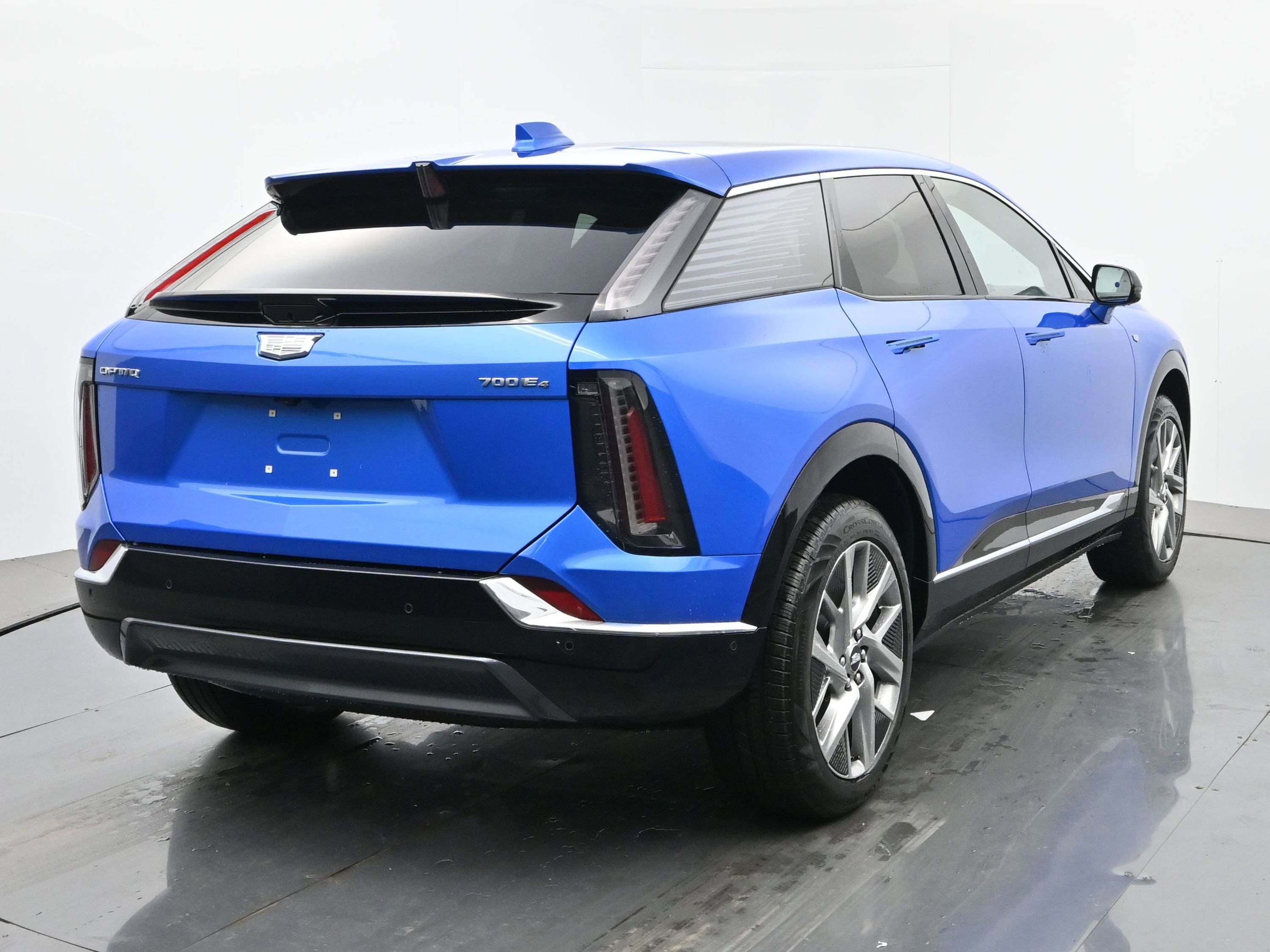 New 2026 Cadillac Optiq Luxury 1 w/ LPO, Floor Liner Package AWD/4WD image 5