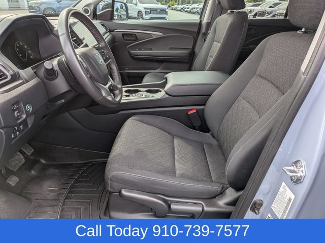 Used 2025 Honda Ridgeline Sport image 15
