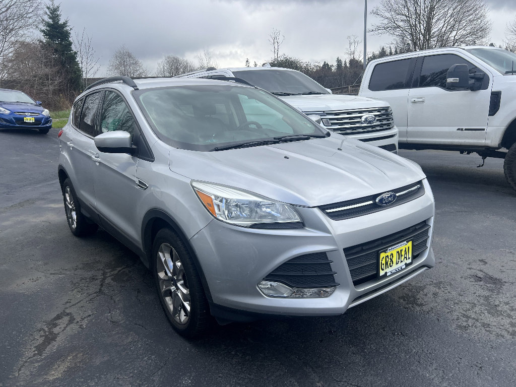 Used 2015 Ford Escape SE w/ Equipment Group 201A image 1