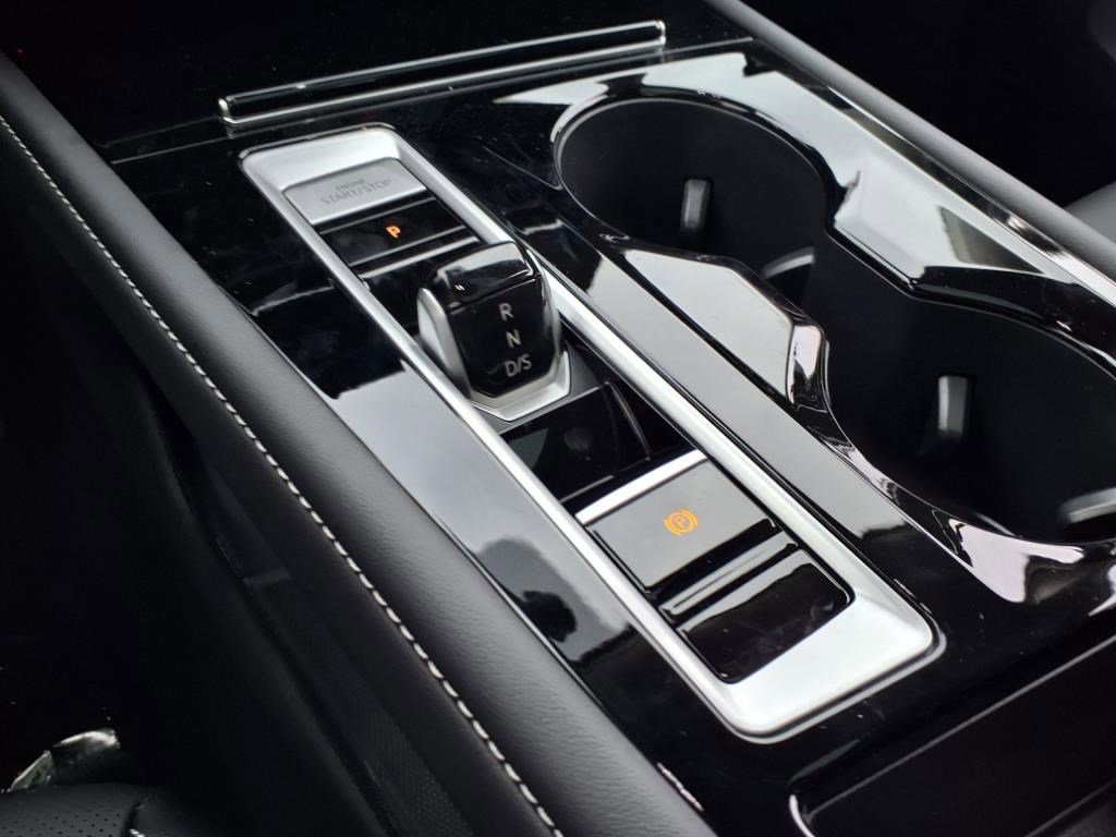 New 2025 Volkswagen Atlas SEL image 20