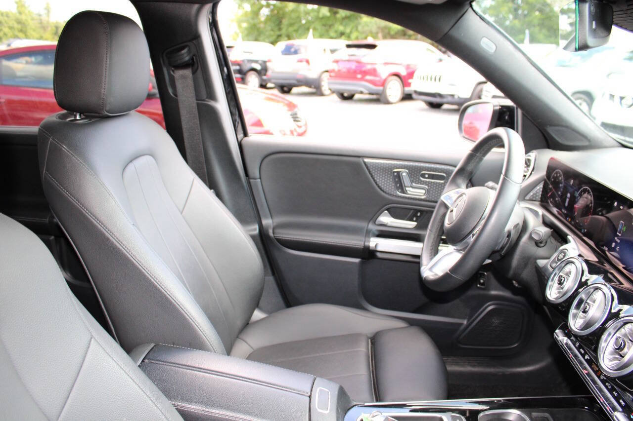Used 2024 Mercedes-Benz GLB 250 image 11