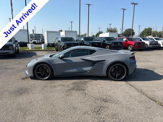 Used 2025 Chevrolet Corvette E-Ray w/ Stealth Interior Trim Package AWD/4WD image 6