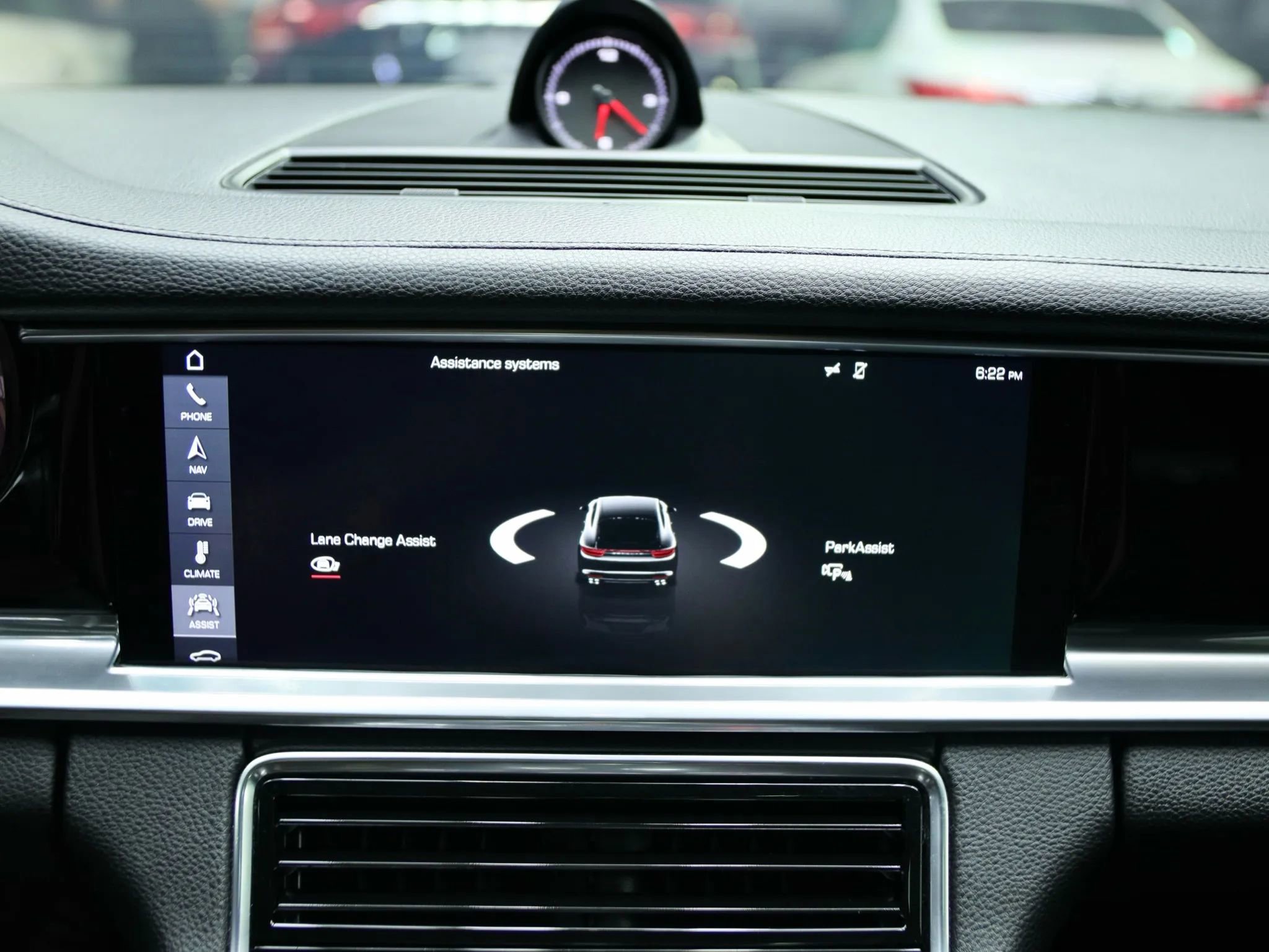 Used 2017 Porsche Panamera 4 image 36