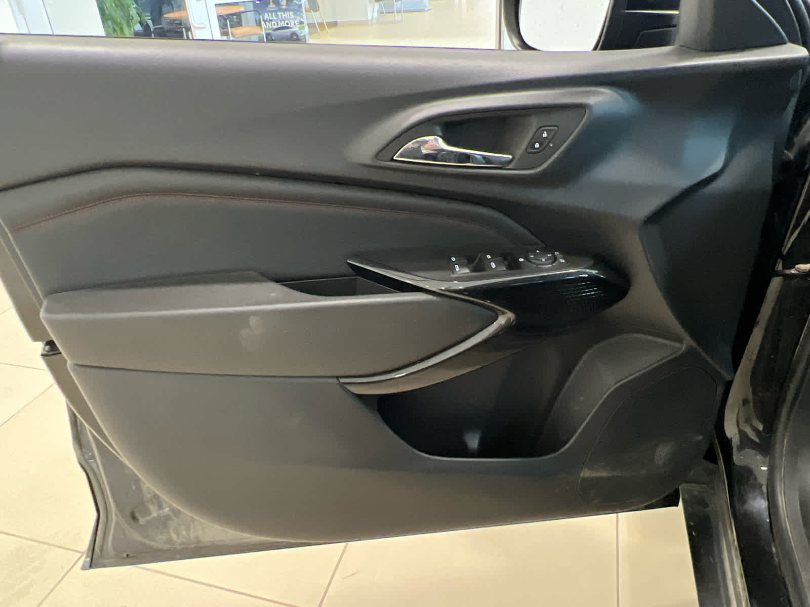 Used 2024 Chevrolet Trax RS w/ Driver Confidence Package FWD image 10
