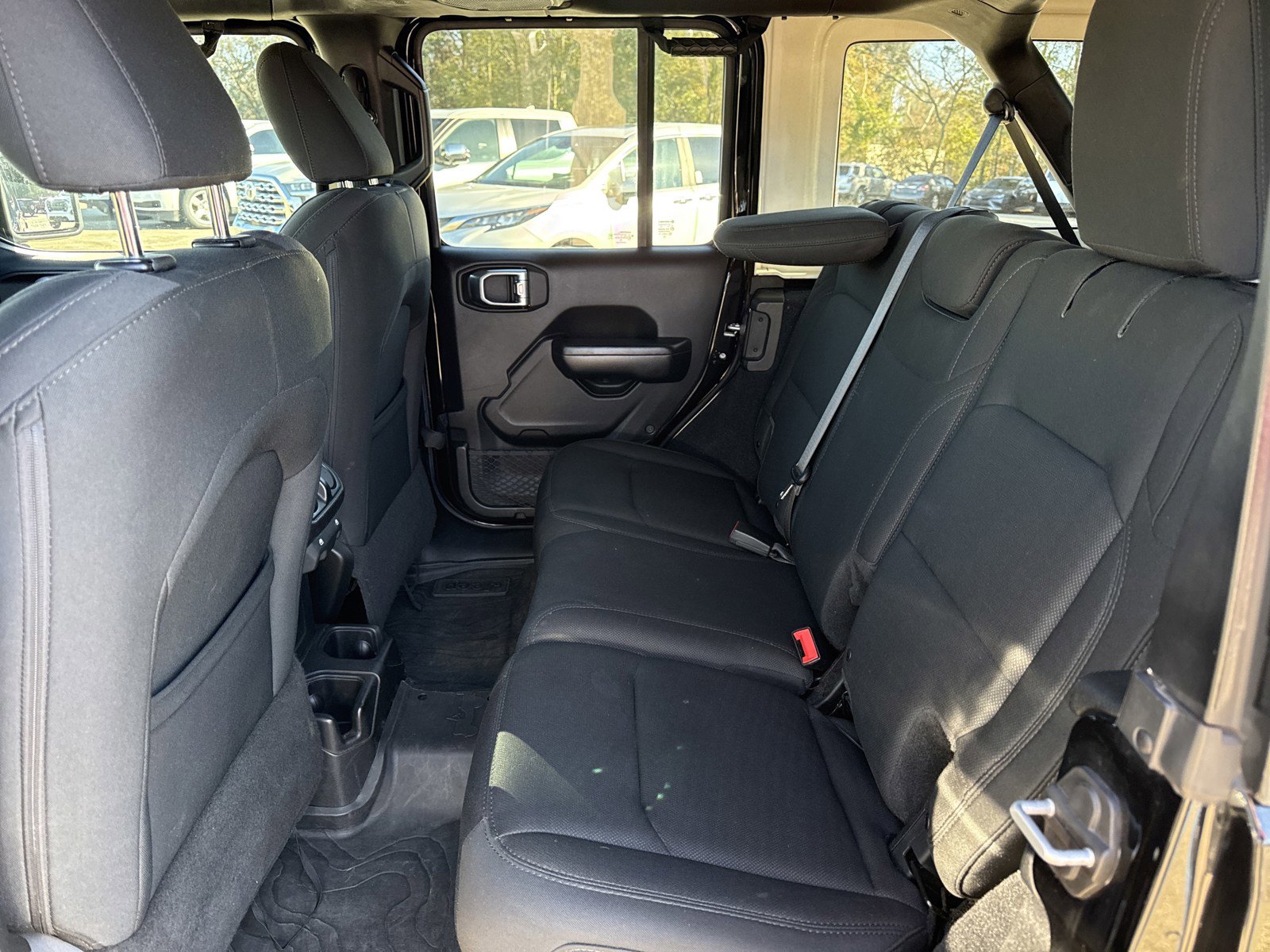 Used 2018 Jeep Wrangler Unlimited Sport S image 13