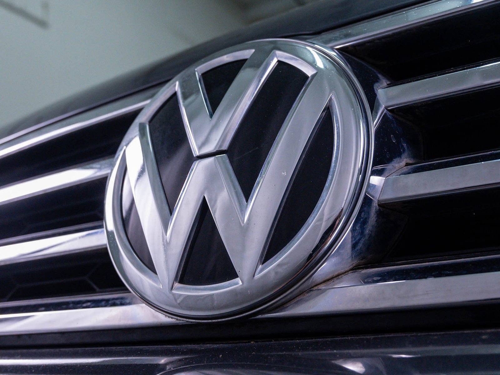 Used 2015 Volkswagen Touareg VR6 AWD/4WD image 5