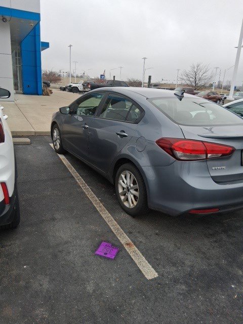 Used 2017 Kia Forte S image 3