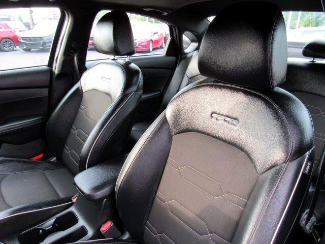 Used 2022 Kia Forte GT-Line w/ GT-Line Premium Package image 10