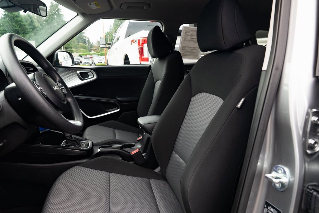 Used 2024 Kia Soul LX w/ Option Group 015 image 18