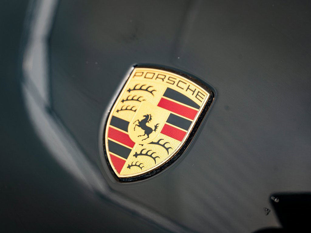 Certified 2024 Porsche Macan image 17