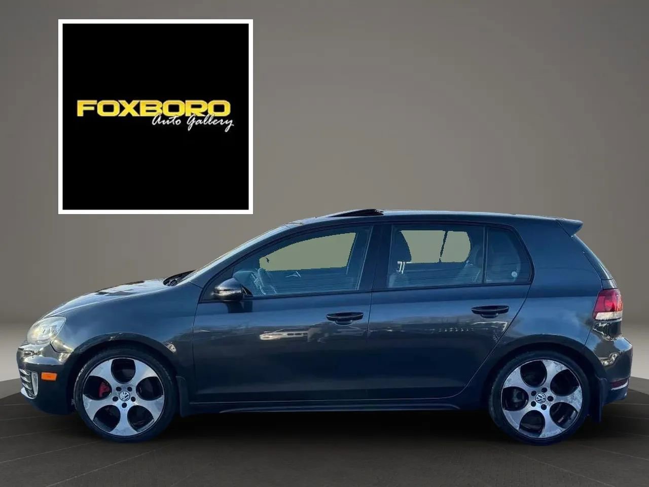 Used 2011 Volkswagen Golf 4-Door image 8