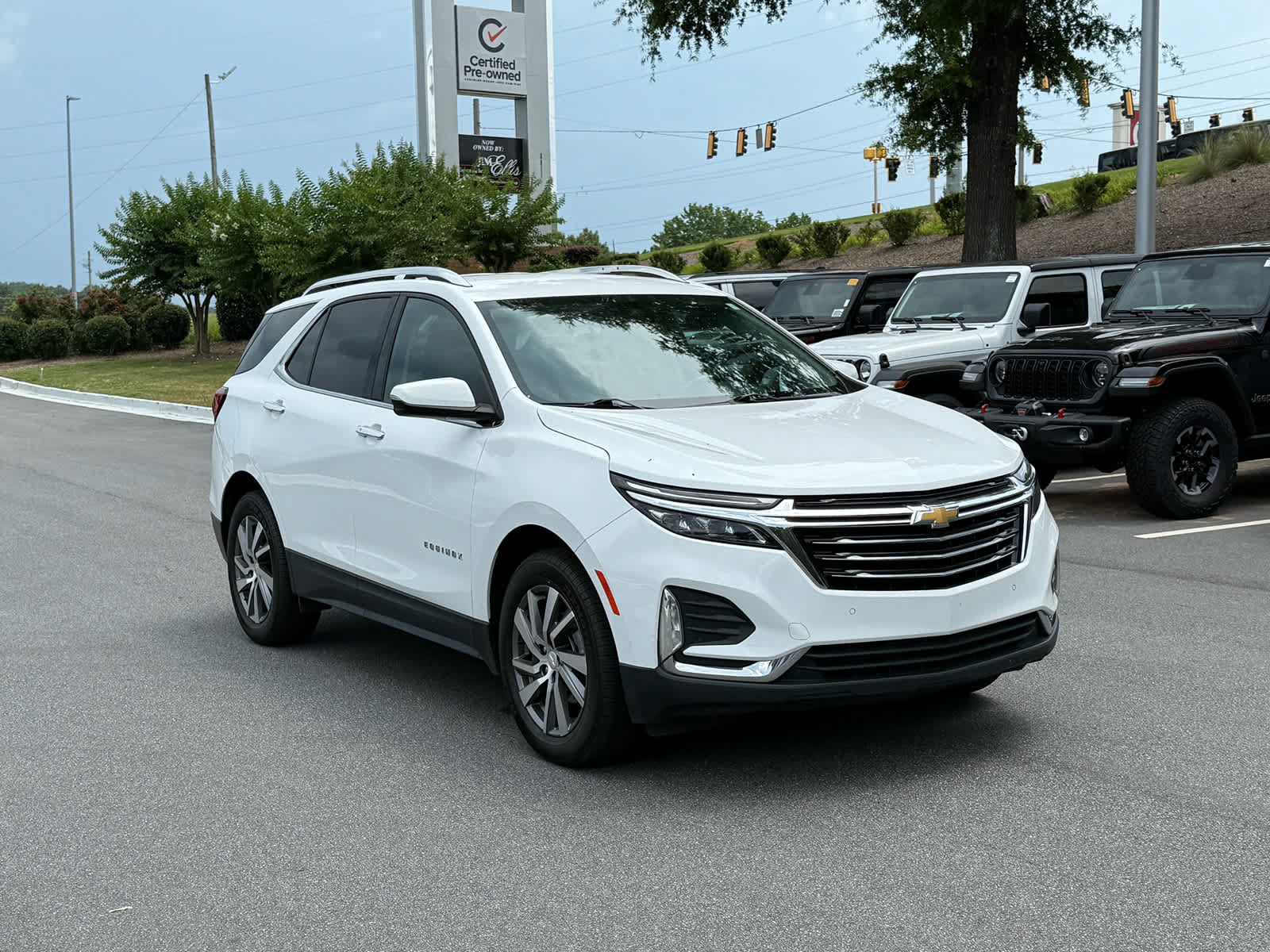 Used 2022 Chevrolet Equinox Premier AWD/4WD image 7
