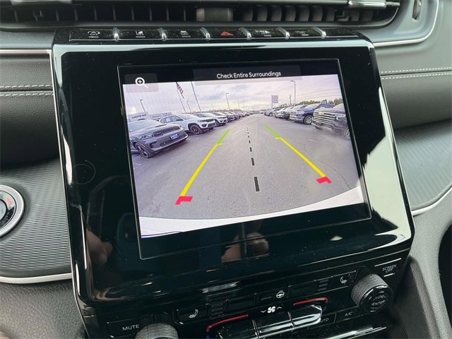 Used 2024 Jeep Grand Cherokee Altitude image 33