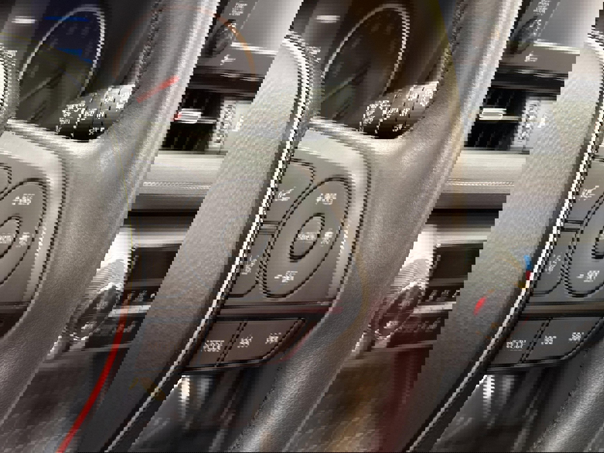 Used 2021 Toyota RAV4 XLE Premium image 32