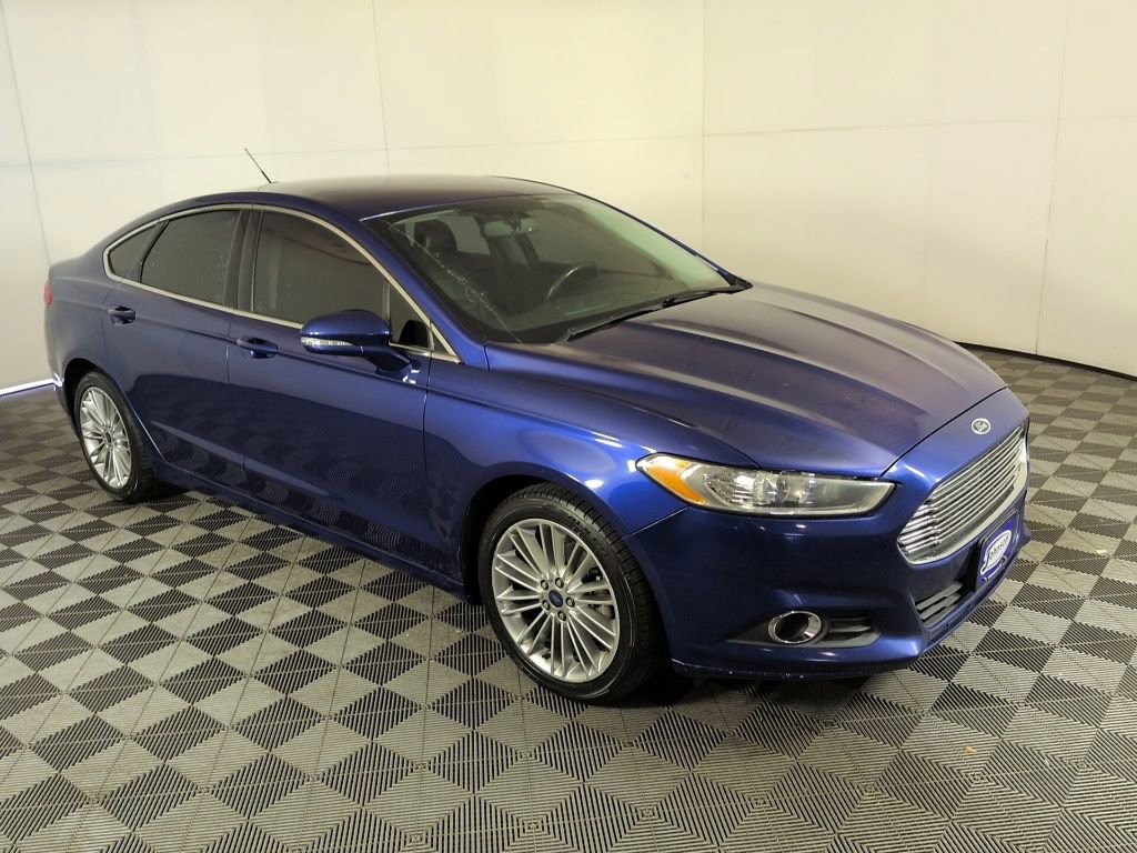 Used 2015 Ford Fusion SE w/ Equipment Group 202A FWD image 3
