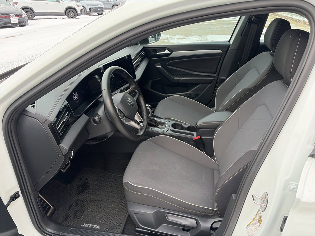 Certified 2025 Volkswagen Jetta Sport image 12
